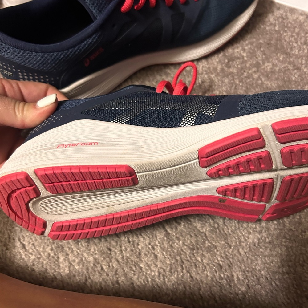 ASICS roadhawks - Picture 4 of 4